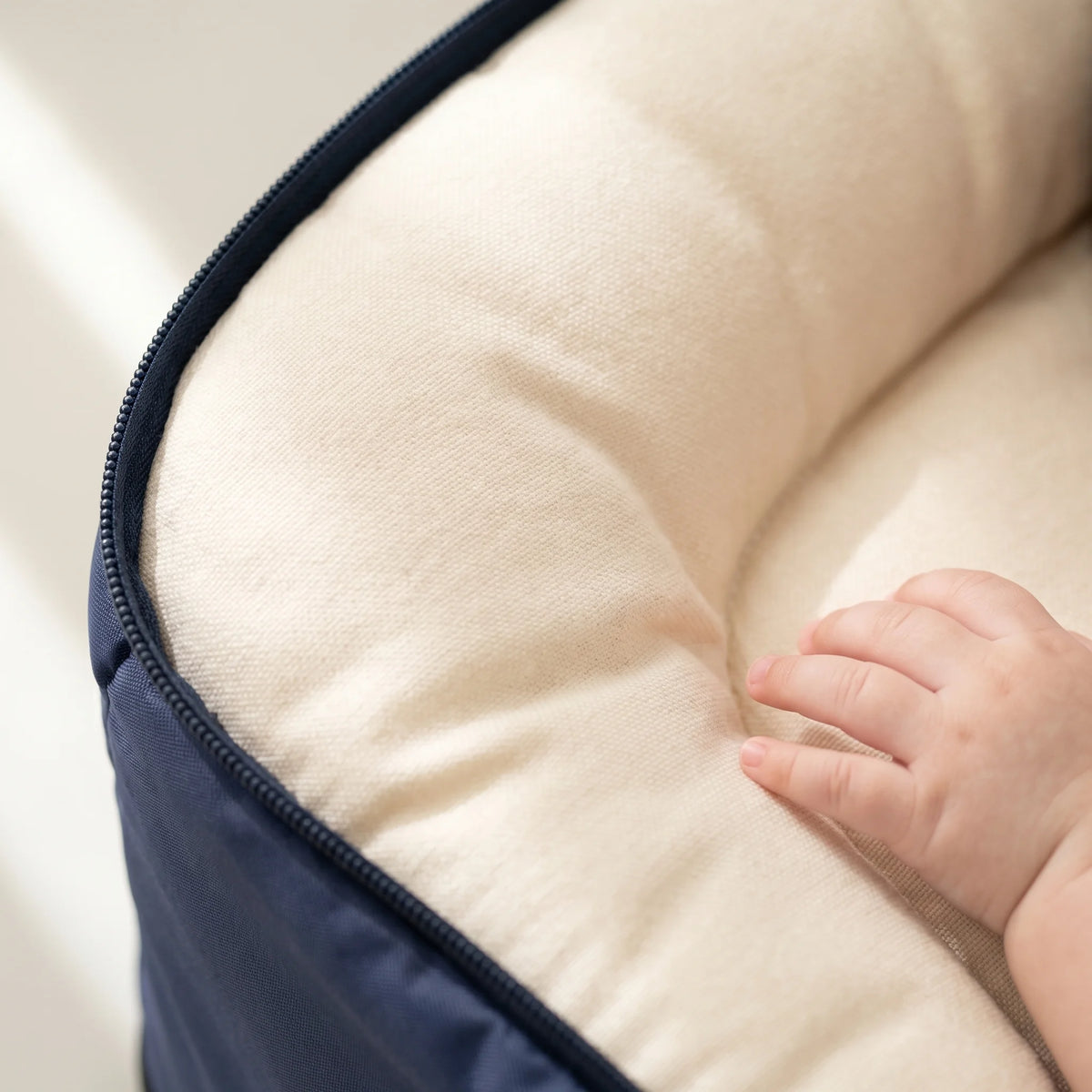 Amari - Portable Baby Nest - Lightweight Travel Bassinet with Canopy for Newborns